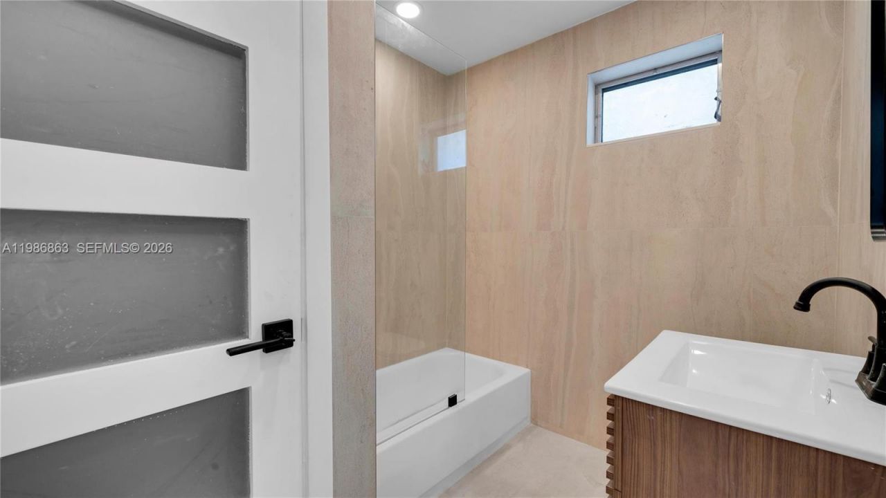 8850 NE 4th Ave, El Portal, FL 33138 Photo