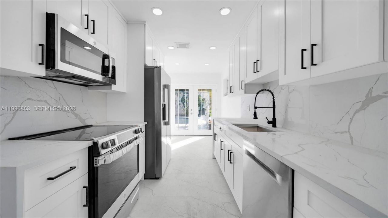 8850 NE 4th Ave, El Portal, FL 33138 Photo