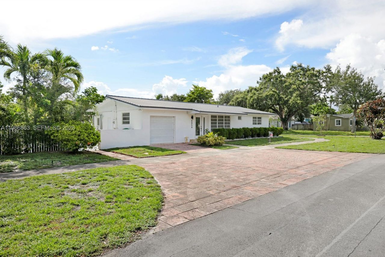 8850 NE 4th Ave, El Portal, FL 33138 Photo