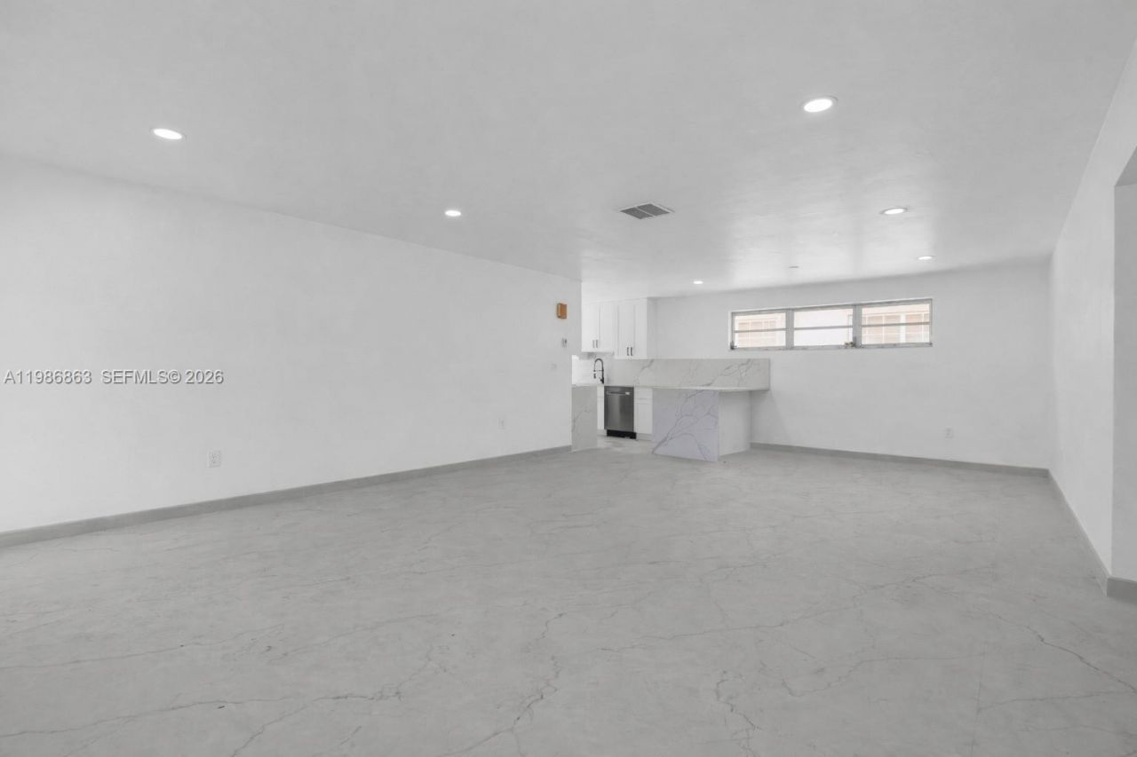 8850 NE 4th Ave, El Portal, FL 33138 Photo