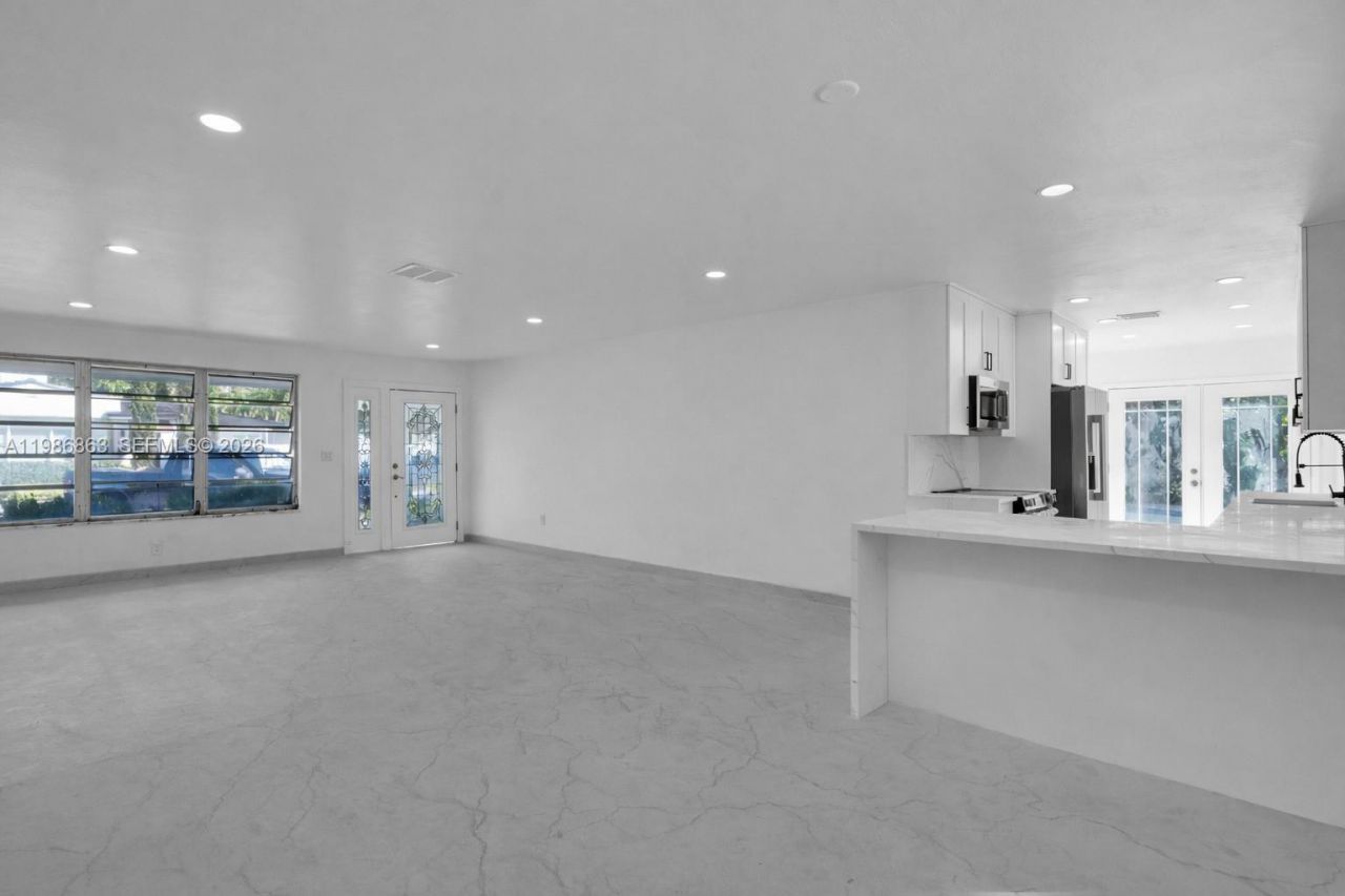 8850 NE 4th Ave, El Portal, FL 33138 Photo