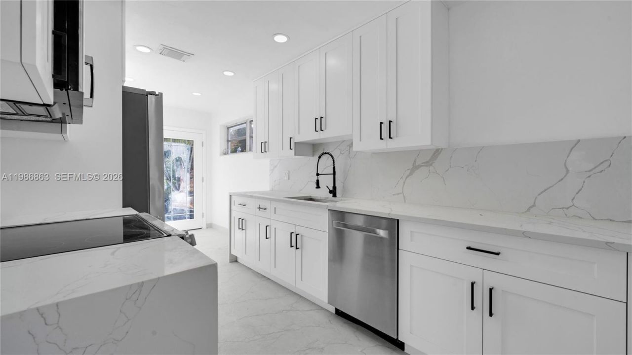 8850 NE 4th Ave, El Portal, FL 33138 Photo