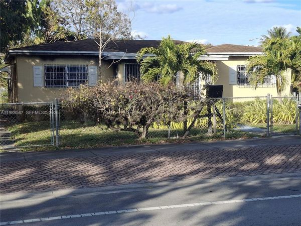 1561 NW 131st St , Miami, FL 33167