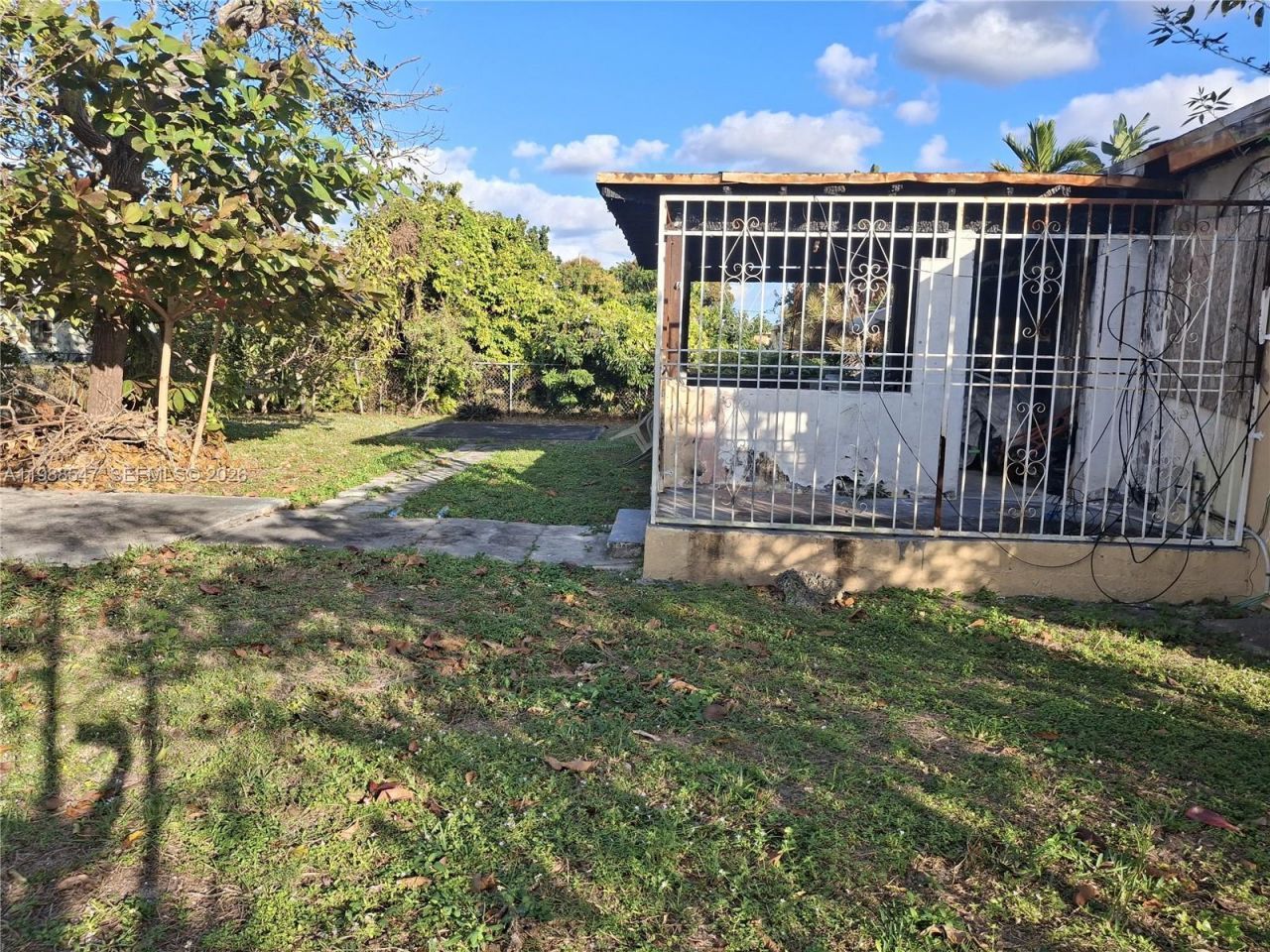 1561 NW 131st St , Miami, FL 33167 Photo