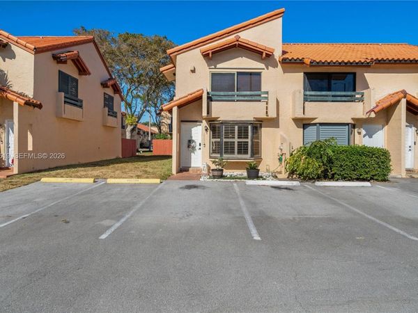 10206 SW 77th Ct, Miami, FL 33156