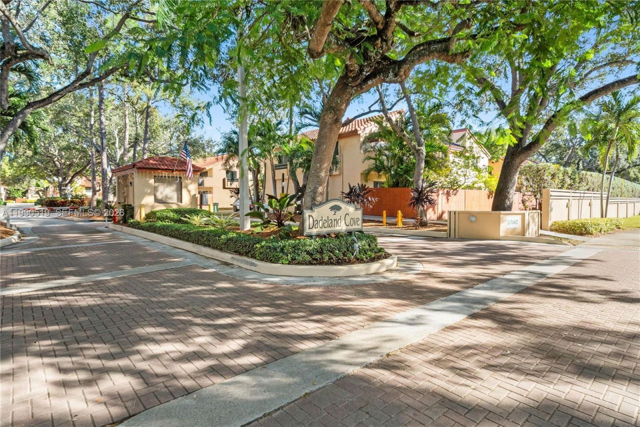 10206 SW 77th Ct, Miami, FL 33156 Photo