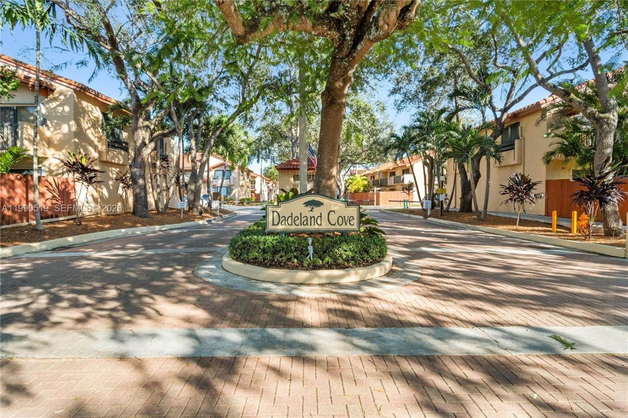 10206 SW 77th Ct, Miami, FL 33156 Photo