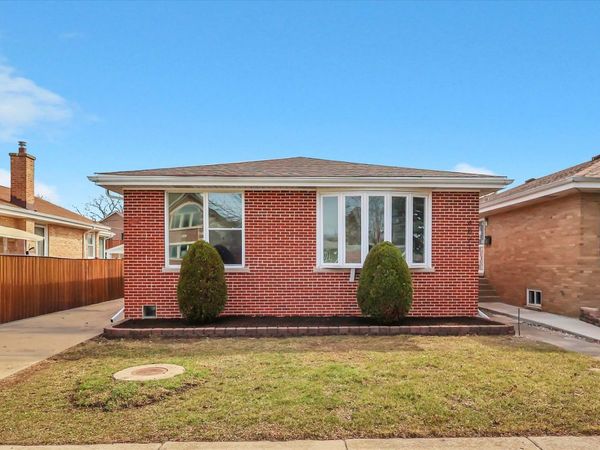 4821 N Mont Clare Avenue, Chicago, IL 60656