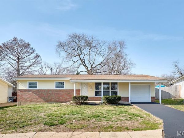 714 Lynn Haven Lane , Hazelwood, MO 63042