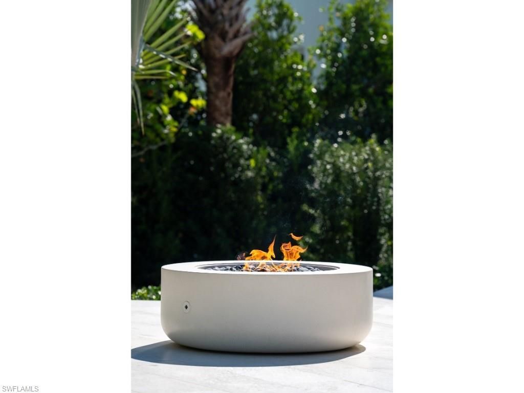 725 Pectin Rd, Naples, FL 34102 Photo