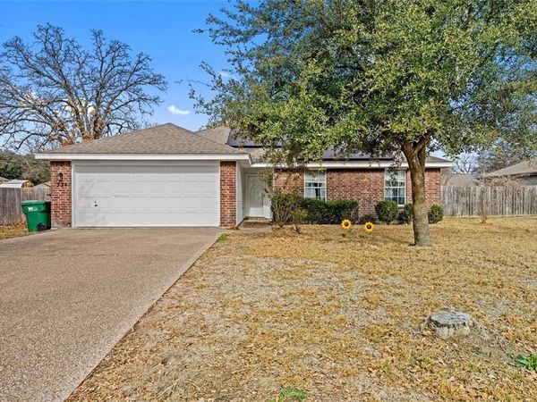 224 Headrick Drive , Robinson, TX 76706