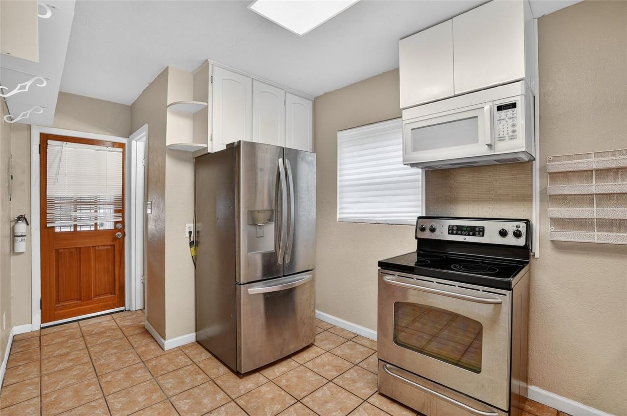 755 Alamanda Way S, Saint Petersburg, FL 33705 Photo