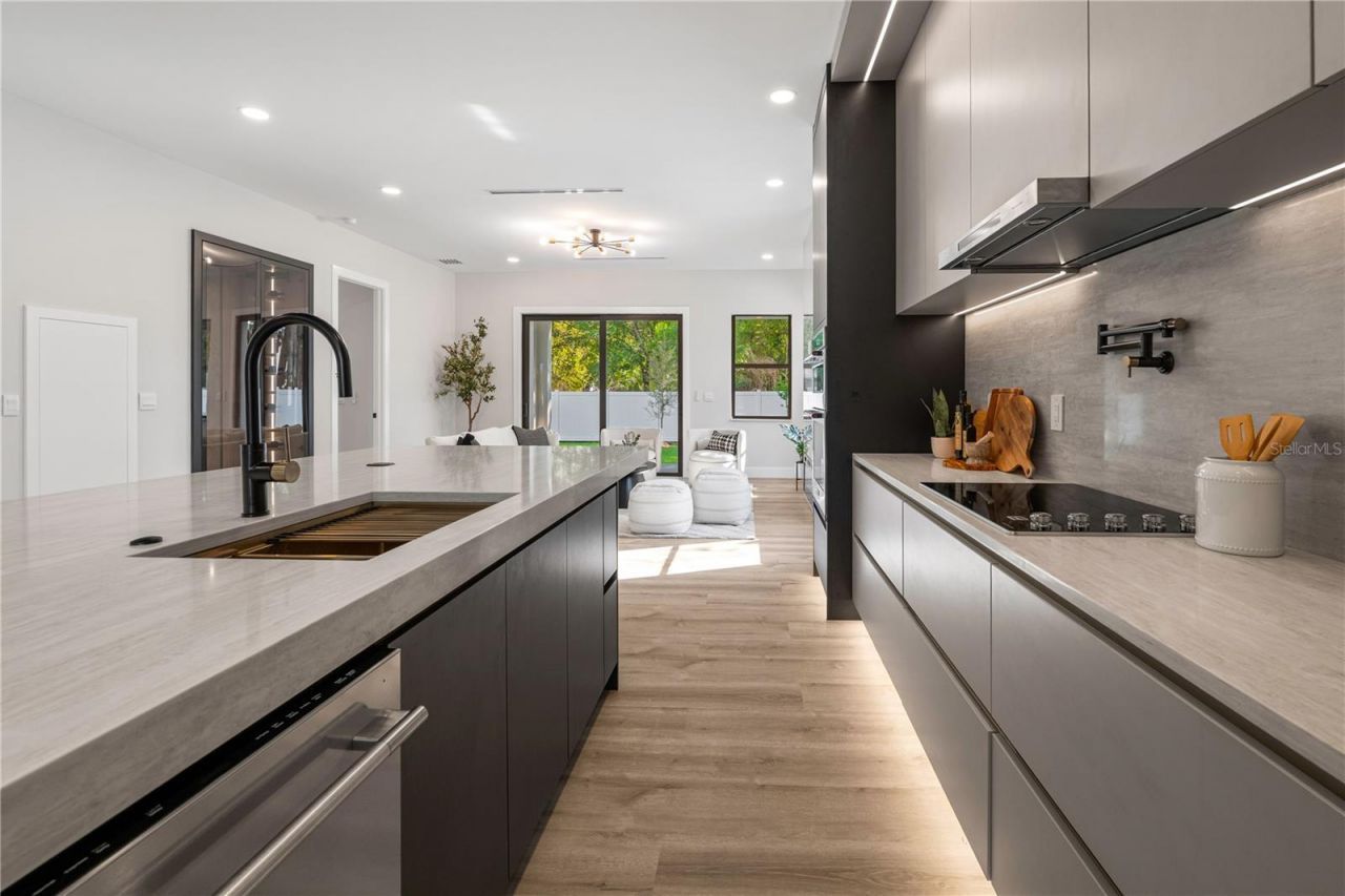 3104 W Pine Street, Tampa, FL 33607 Photo