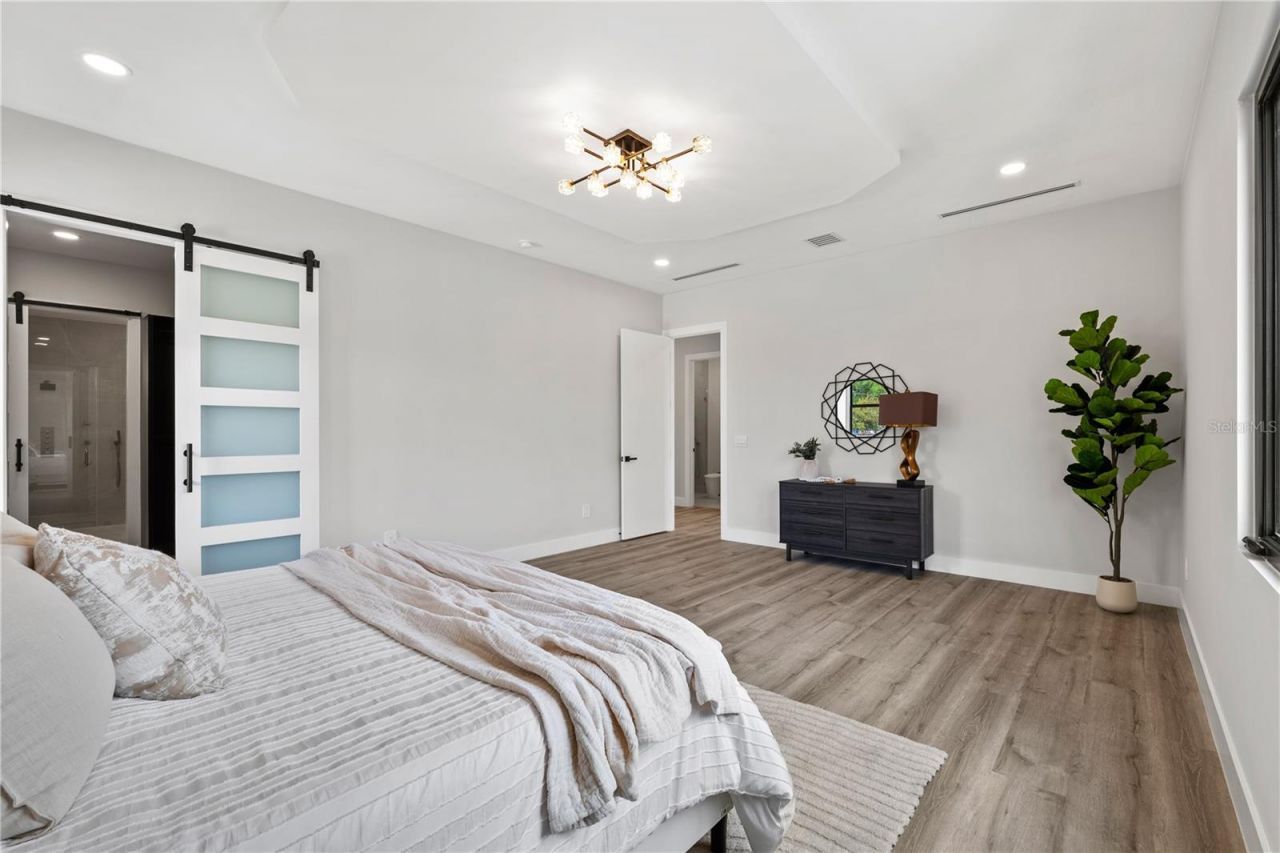 3104 W Pine Street, Tampa, FL 33607 Photo