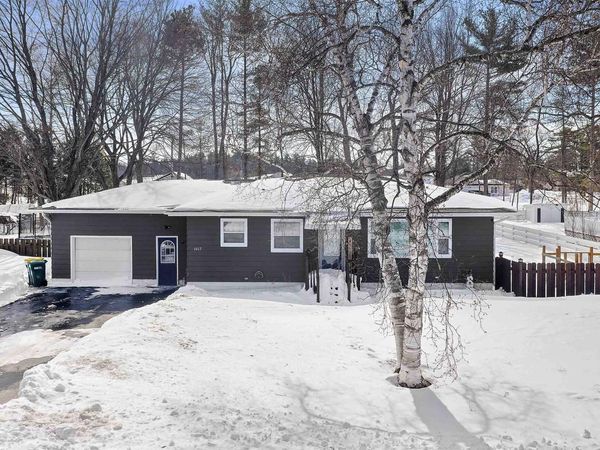 1017 EDGEWOOD CIRCLE, Marinette, WI 54143