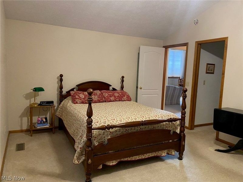 7263 Baldwin Reserve Drive, Middleburg Heights, OH 44130 Photo 19