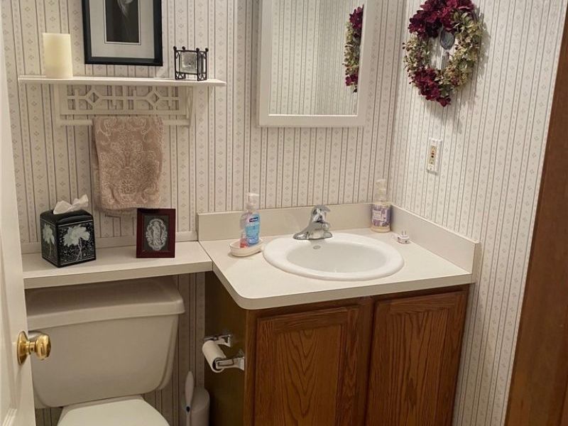 7263 Baldwin Reserve Drive, Middleburg Heights, OH 44130 Photo 22