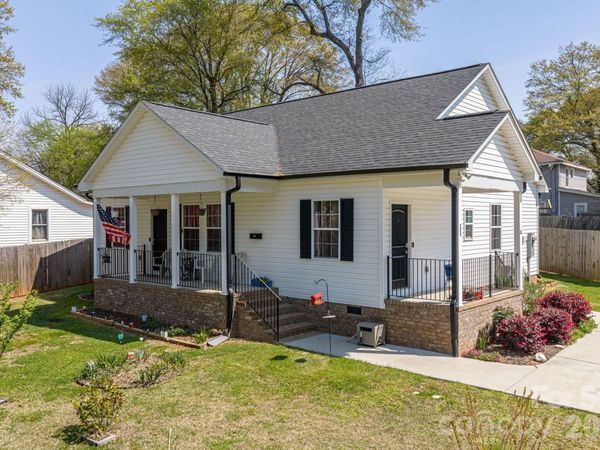 209 Wood Street , Mount Holly, NC 28120