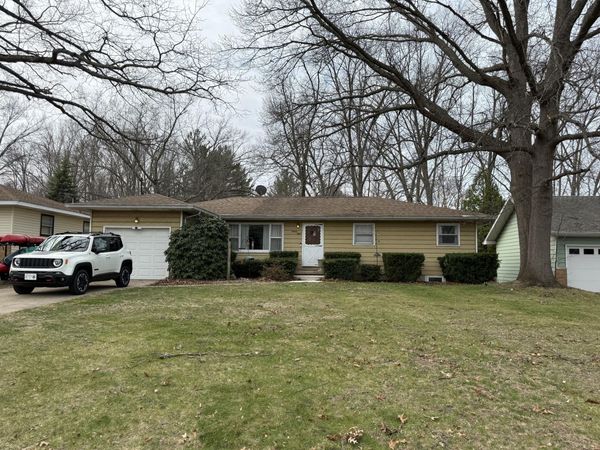 28 S Franklin Street, New Buffalo, MI 49117