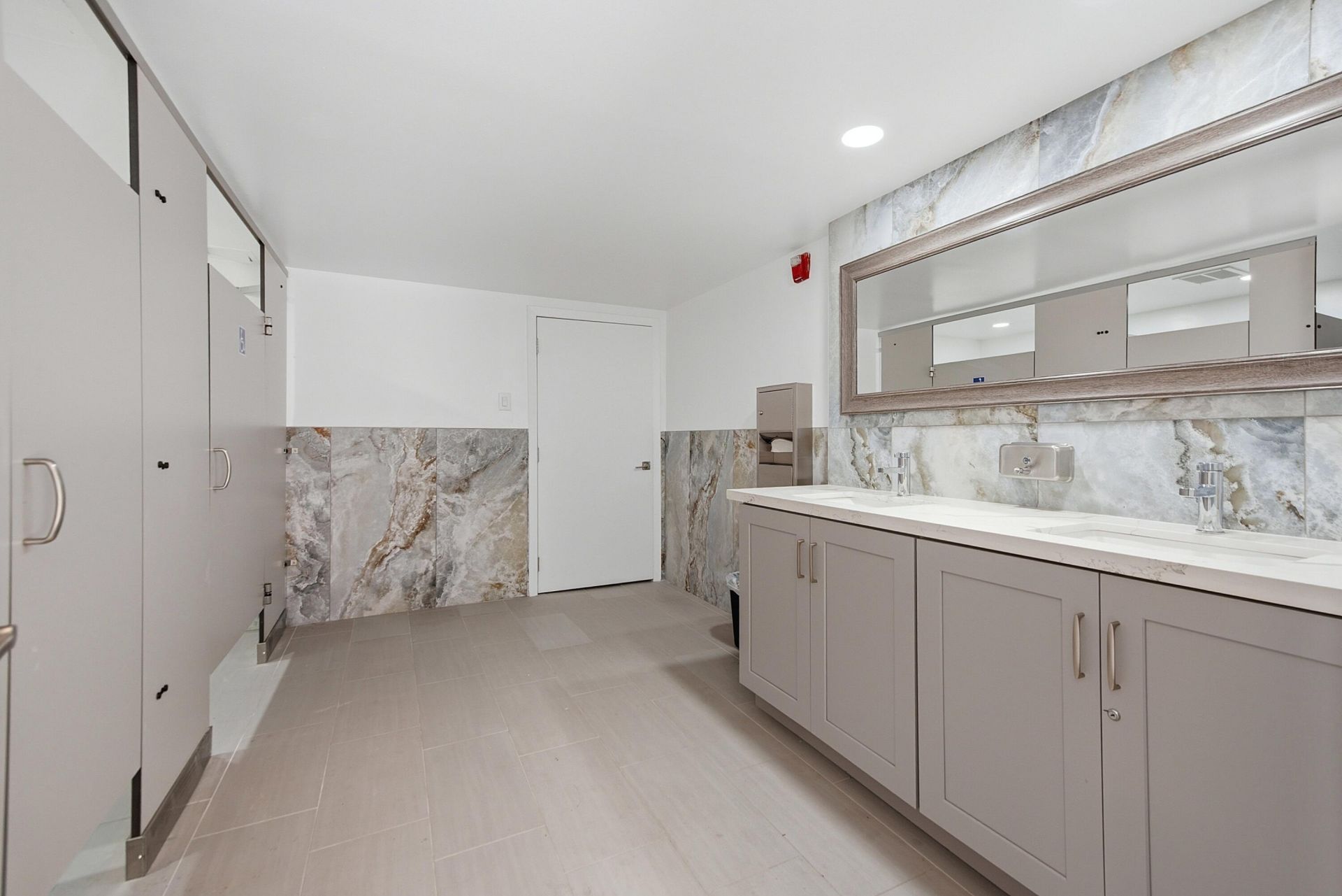 2001 N Ocean Boulevard, Unit 702s, Fort Lauderdale, FL 33305 Photo