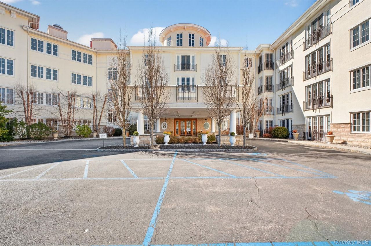 319 Trump Park, Shrub Oak, NY 10588 Main Photo