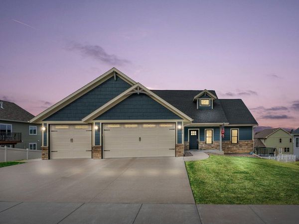 614 Forest View Dr, Holmen, WI 54636