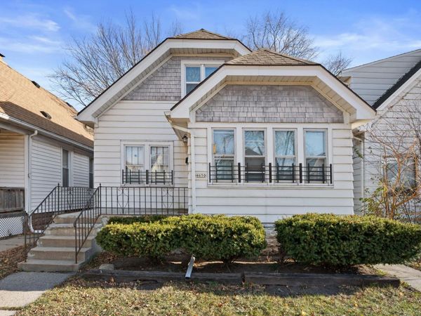 4650 N 38th St, Milwaukee, WI 53209