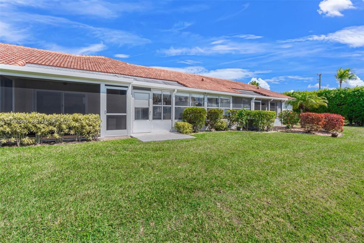 15465 Lake Magnolia Place, Delray Beach, FL 33484 Photo
