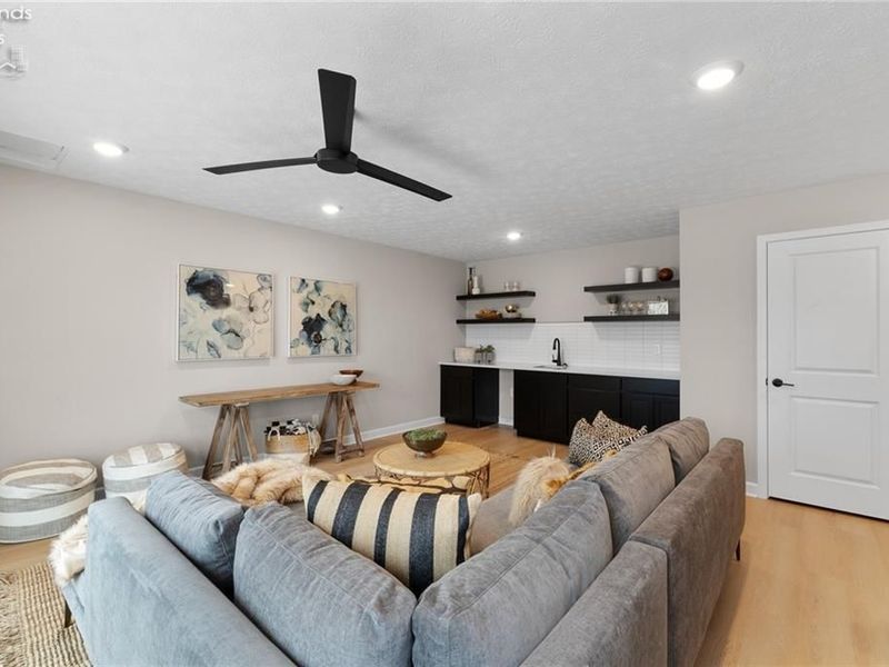 449 Harbor Lane, Lorain, OH 44052 Photo 19