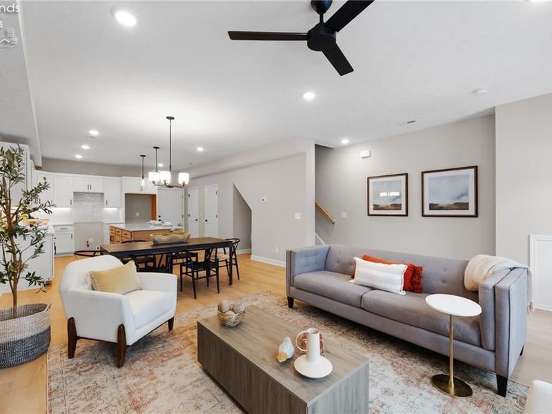 449 Harbor Lane, Lorain, OH 44052 Photo 2