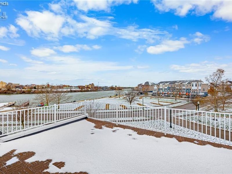 449 Harbor Lane, Lorain, OH 44052 Photo 22