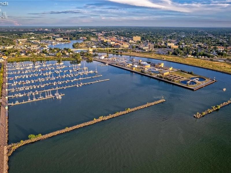 449 Harbor Lane, Lorain, OH 44052 Photo 28