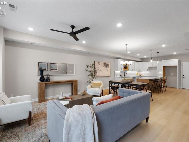 449 Harbor Lane, Lorain, OH 44052 Photo 3