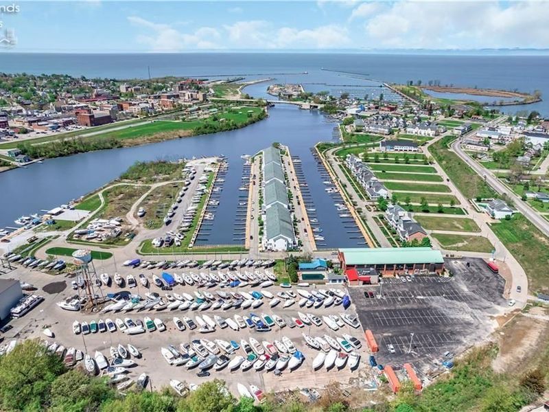 449 Harbor Lane, Lorain, OH 44052 Photo 32