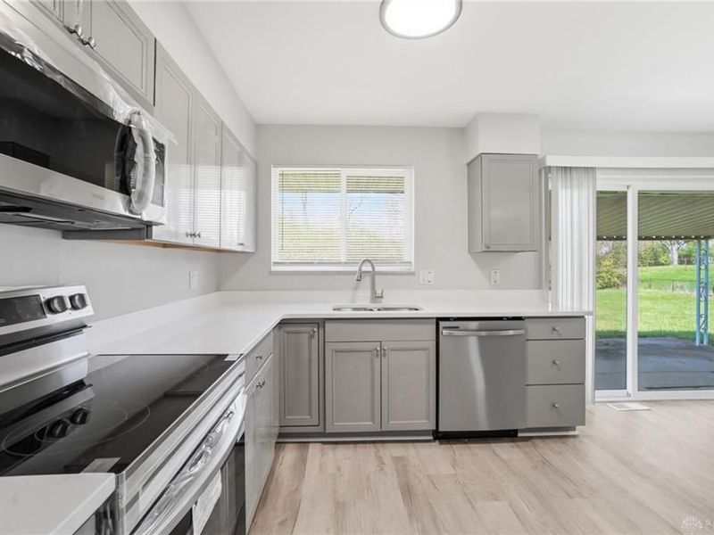 998 Goodhue Circle, Forest Park, OH 45240 Photo 13