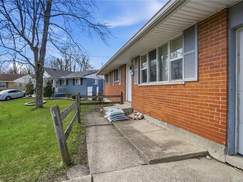 998 Goodhue Circle, Forest Park, OH 45240 Photo 5