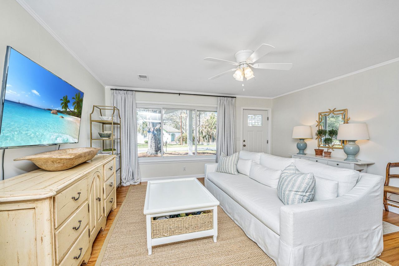 1529 Hunley Avenue Photo 8