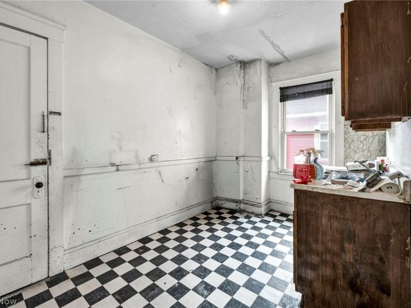 9220 Adams Avenue, Cleveland, OH 44108 Photo 21