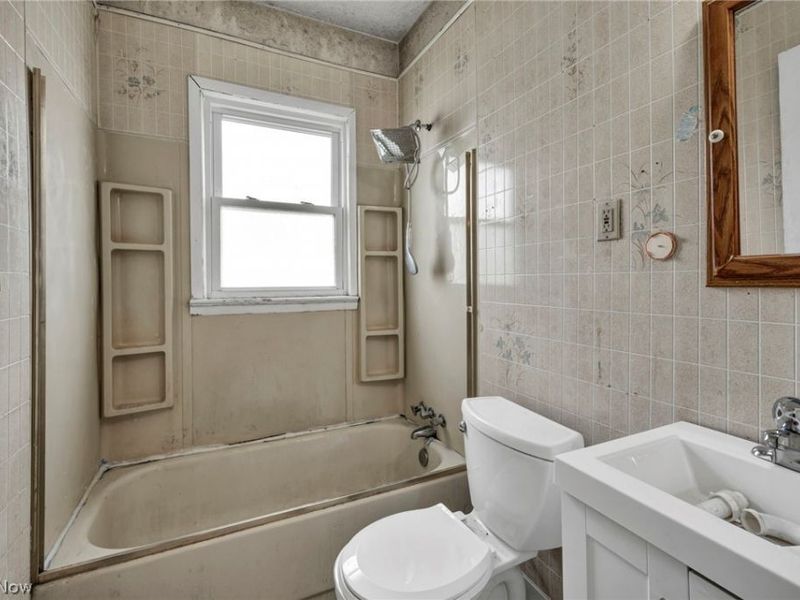 9220 Adams Avenue, Cleveland, OH 44108 Photo 38