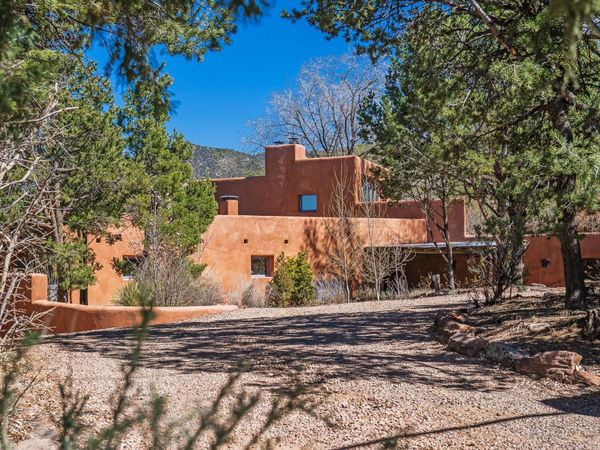 613 Camino Del Monte Sol, Santa Fe, NM 87505