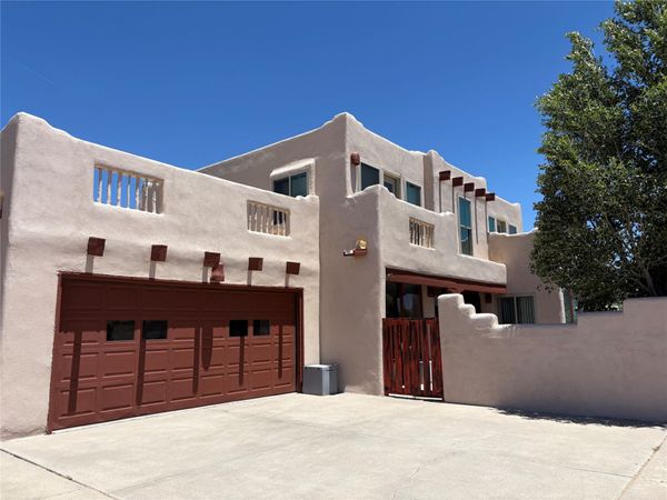 105 Moya Road, Santa Fe, NM 87508