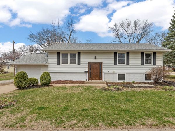 3006 Wayne Ave , Iowa City, IA 52240