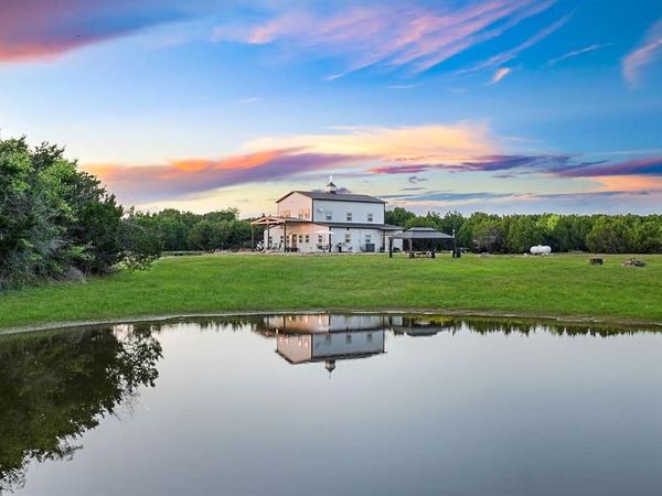 116 Creekview Drive , Blum, TX 76627