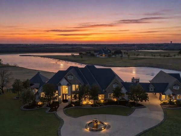 1572 Rabbit Ridge Road, Heath, TX 75032