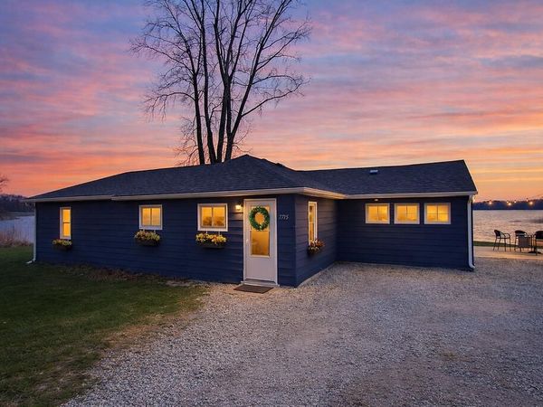 7715 N Spruce Lane , New Carlisle, IN 46552