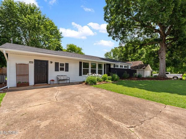 1314 E Walnut Grove Drive, Knoxville, TN 37918