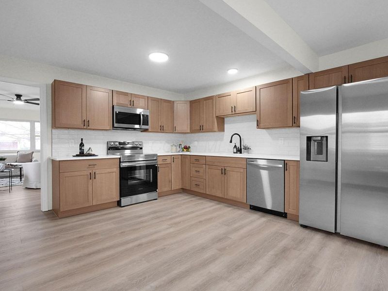 5294 Eisenhower Road , Columbus, OH 43229 Photo 13