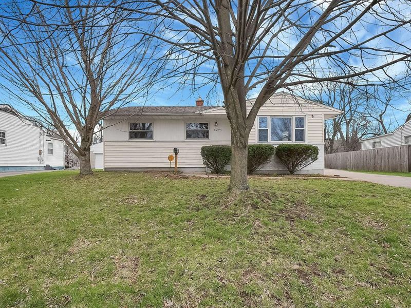 5294 Eisenhower Road , Columbus, OH 43229 Photo 2