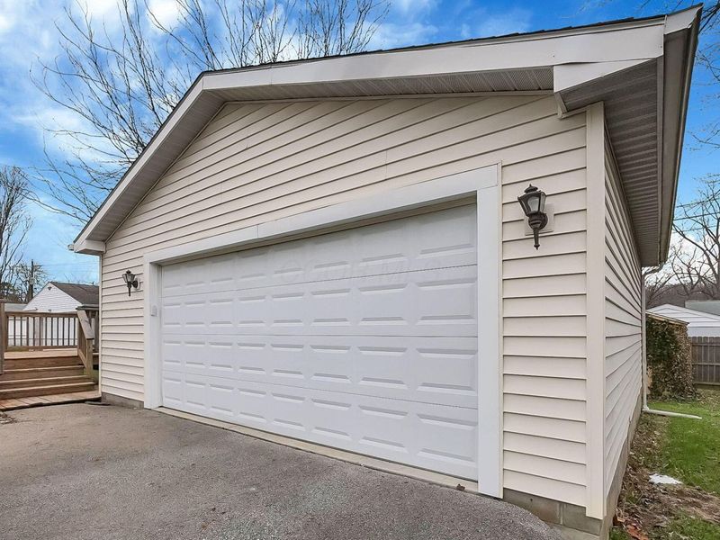 5294 Eisenhower Road , Columbus, OH 43229 Photo 28