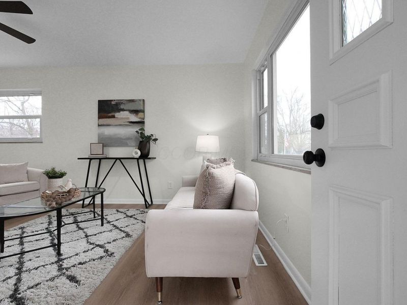 5294 Eisenhower Road , Columbus, OH 43229 Photo 6